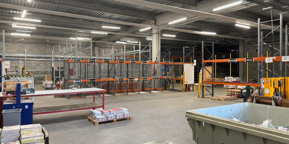 local industriel à BORDEAUX (33100)